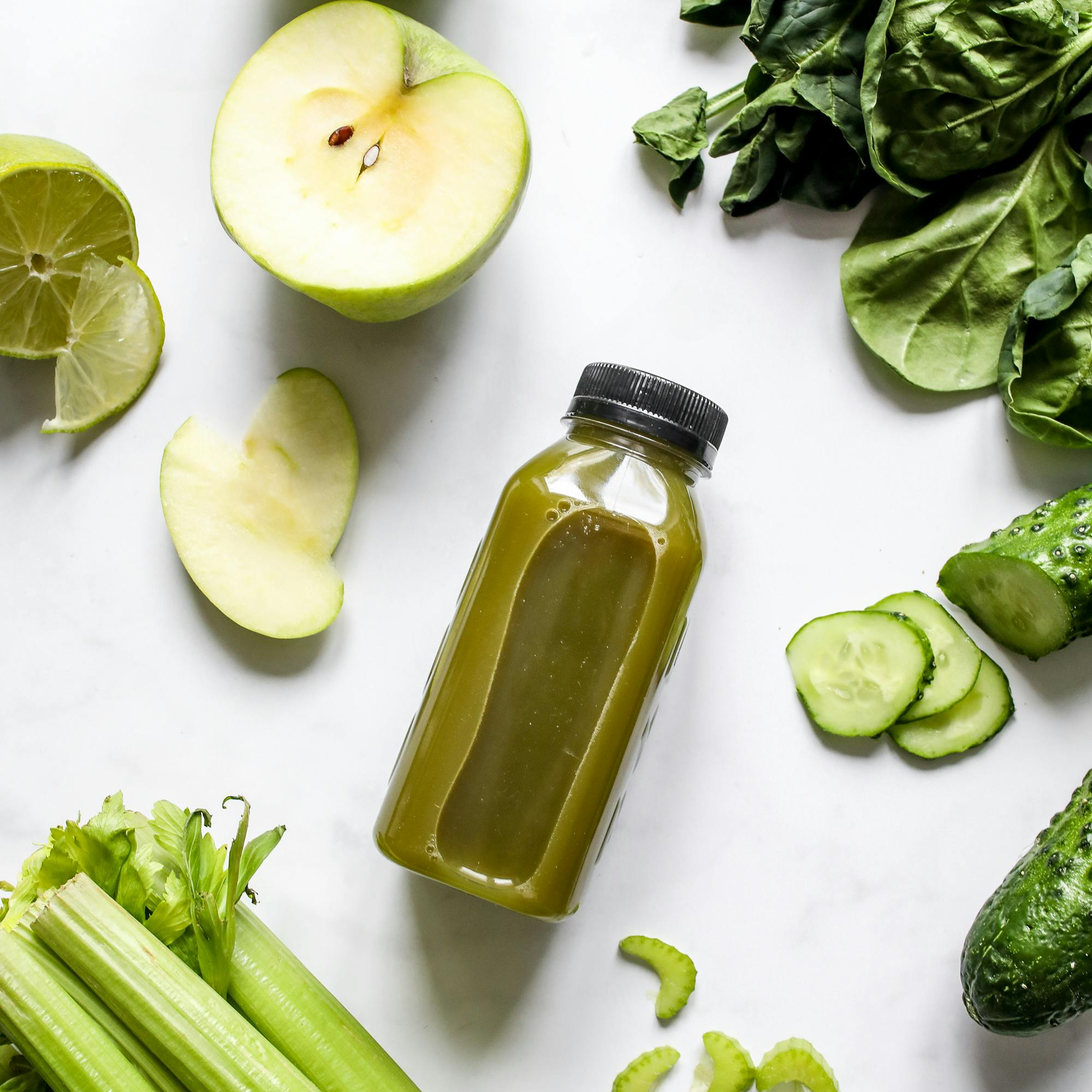 Grüner Smoothie mit Spinat und Minze – Ein echter Genuss